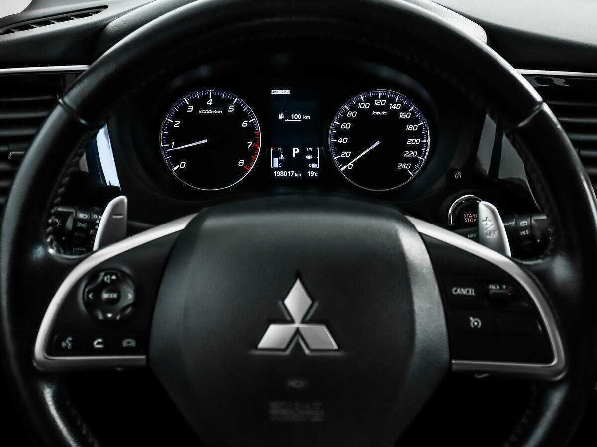 Купить Mitsubishi Outlander с пробегом. Фото: #17