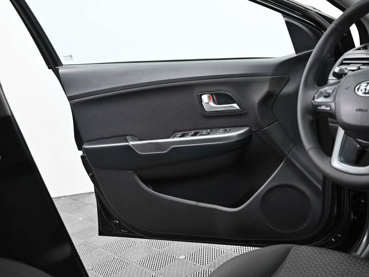 Купить Kia Rio с пробегом. Фото: #5