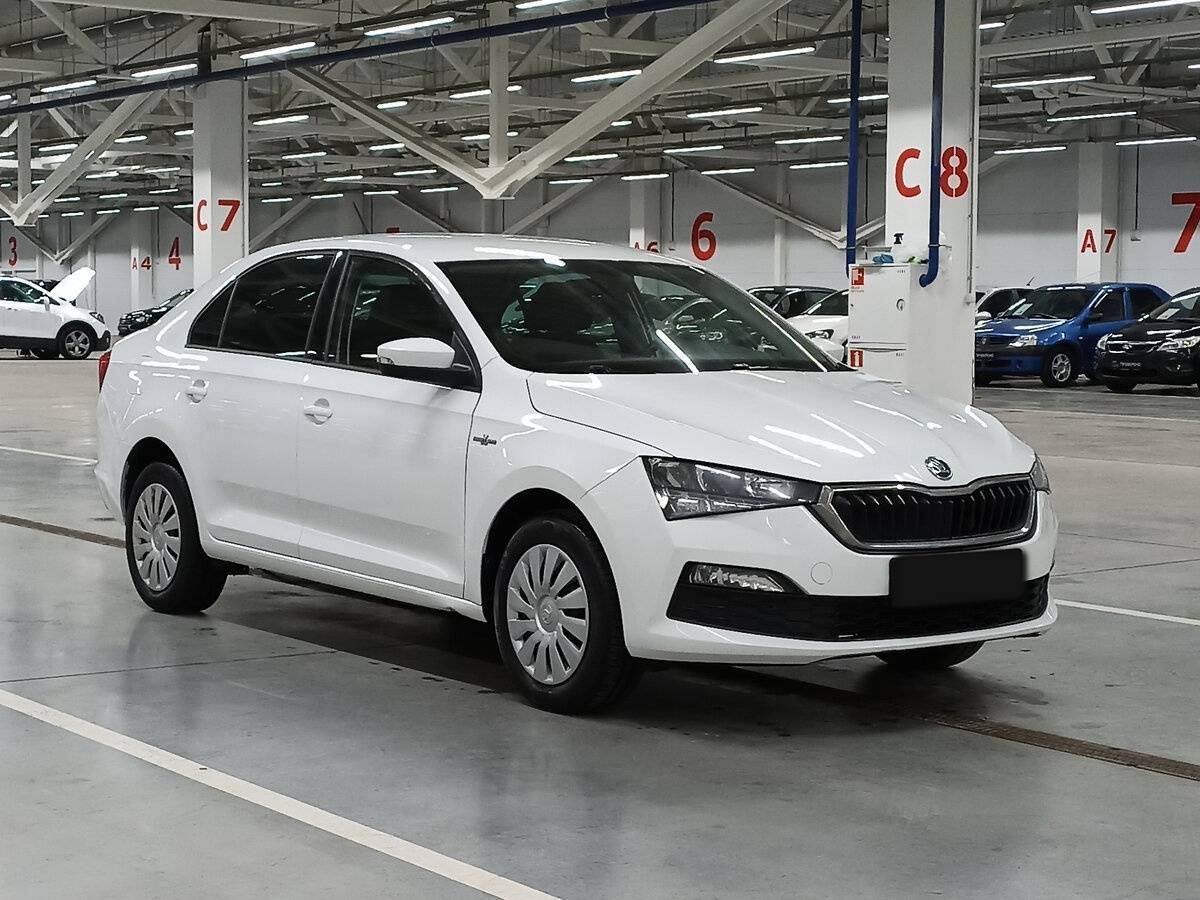 Купить Skoda Rapid с пробегом. Фото: #2