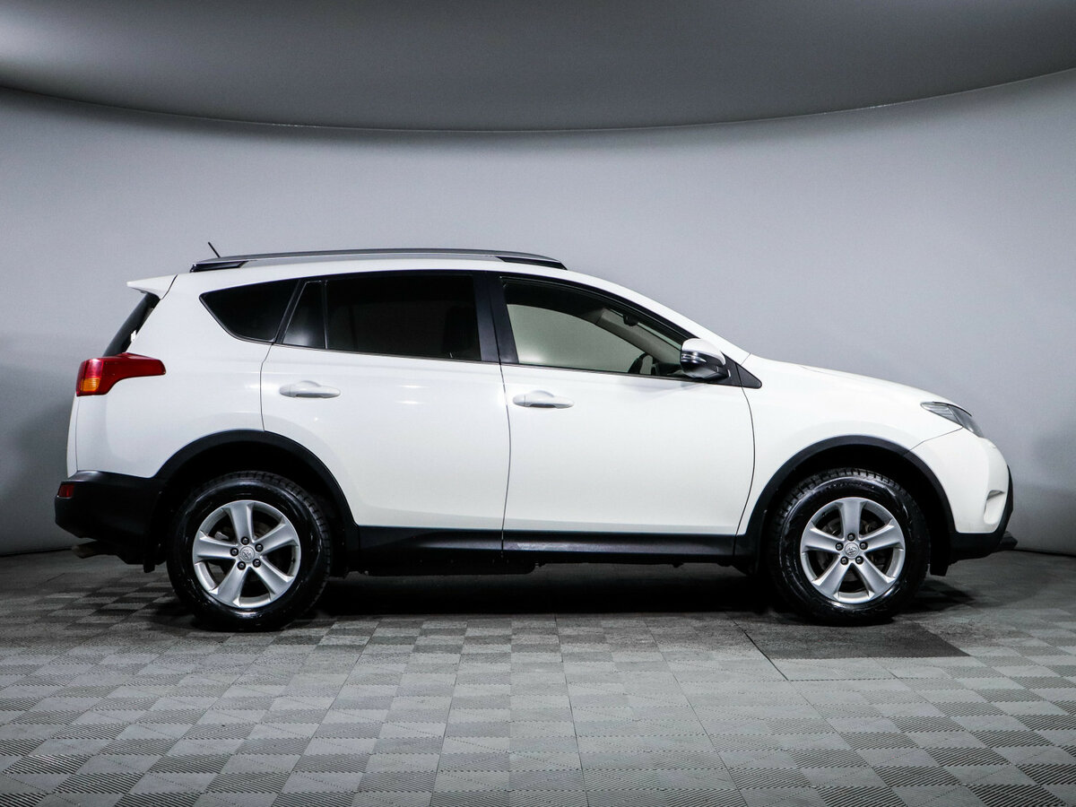 Купить Toyota RAV4 с пробегом. Фото: #3