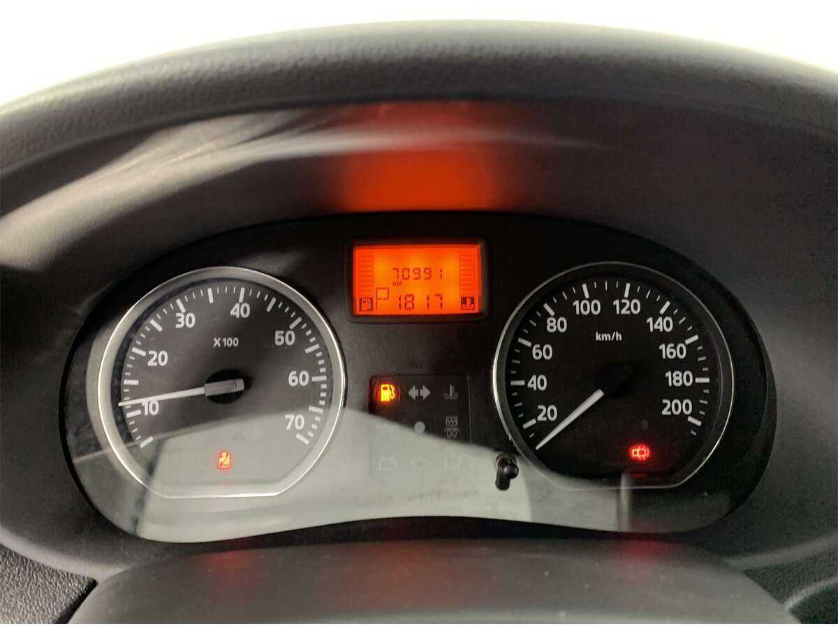 Купить Nissan Almera с пробегом. Фото: #9