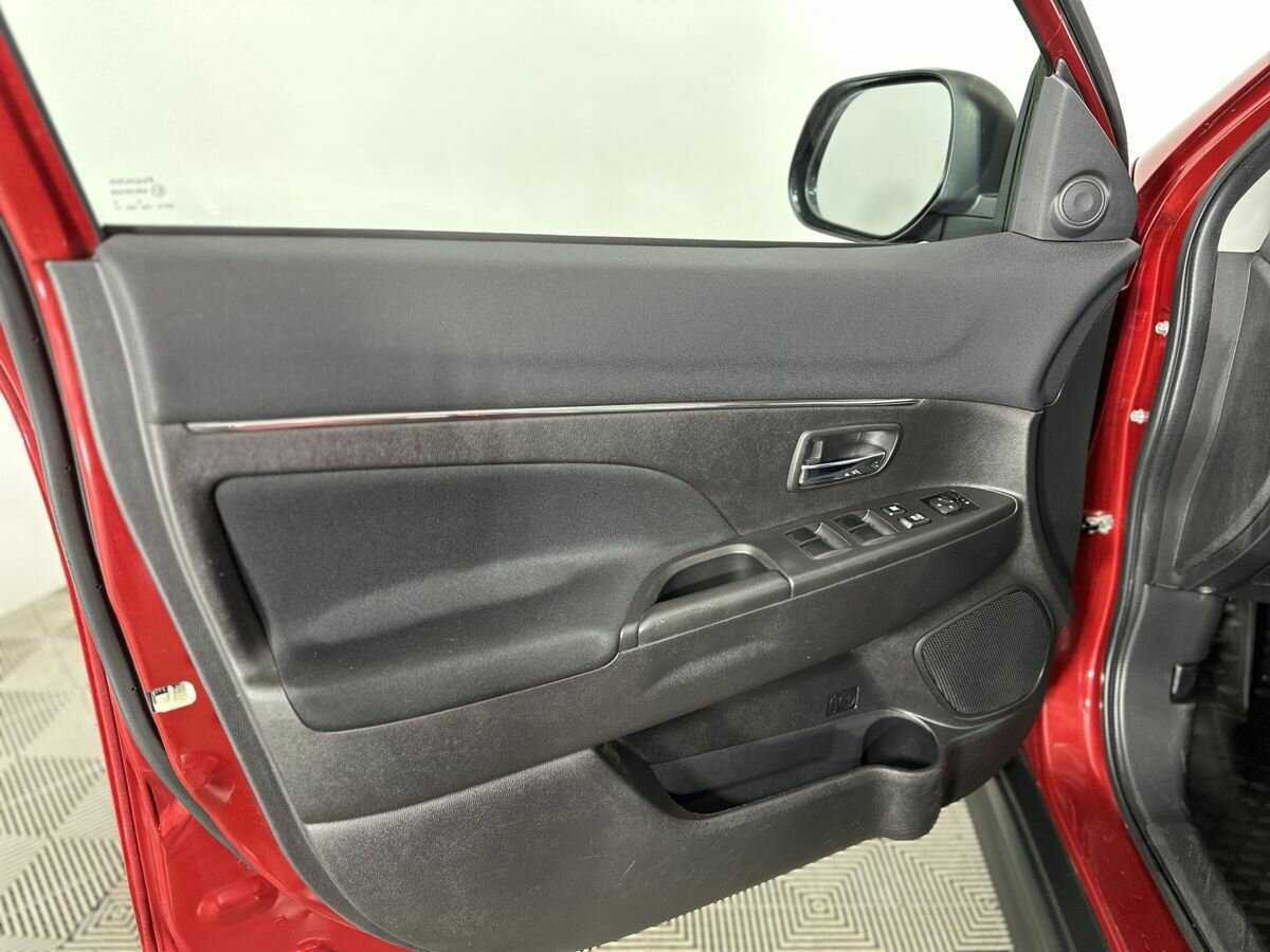 Купить Mitsubishi ASX с пробегом. Фото: #7