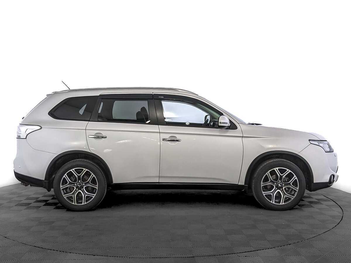Купить Mitsubishi Outlander с пробегом. Фото: #3