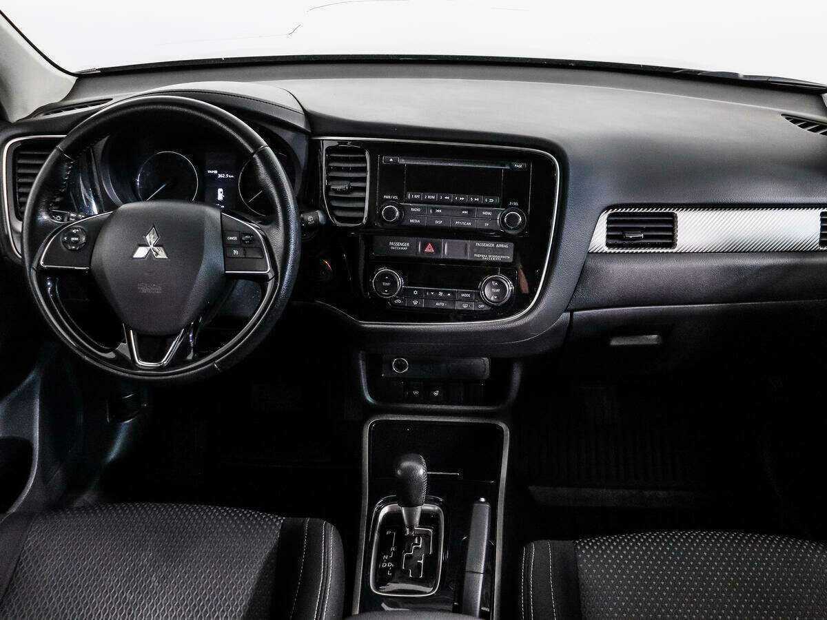 Купить Mitsubishi Outlander с пробегом. Фото: #10