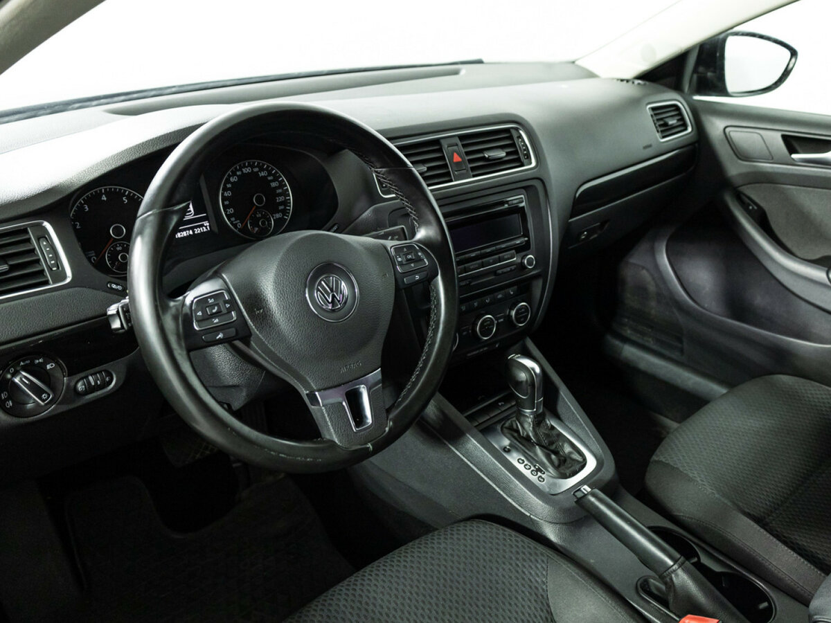 Купить Volkswagen Jetta с пробегом. Фото: #10