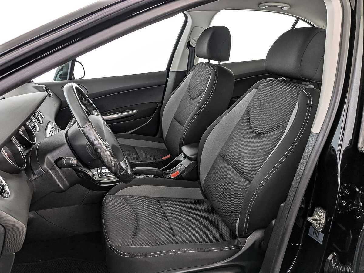 Купить Peugeot 408 с пробегом. Фото: #17