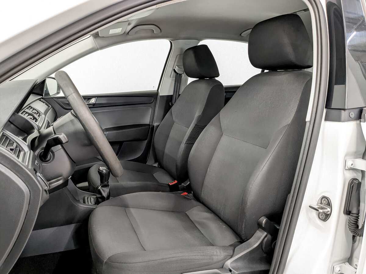 Купить Skoda Rapid с пробегом. Фото: #18
