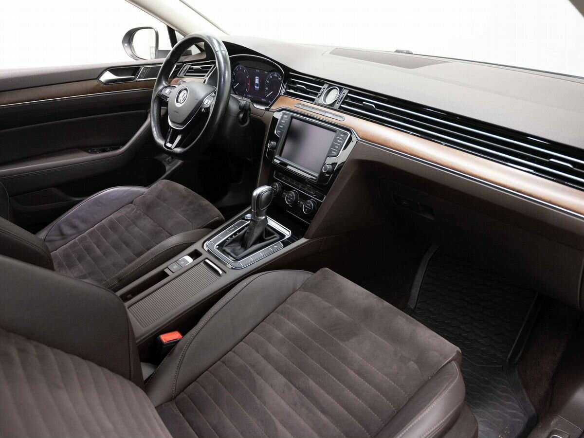 Купить Volkswagen Passat с пробегом. Фото: #10