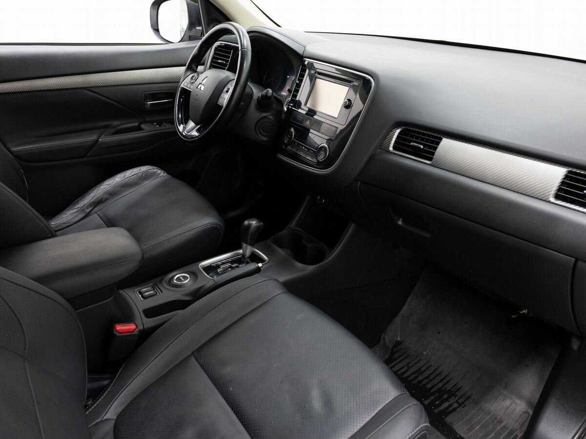 Купить Mitsubishi Outlander с пробегом. Фото: #12