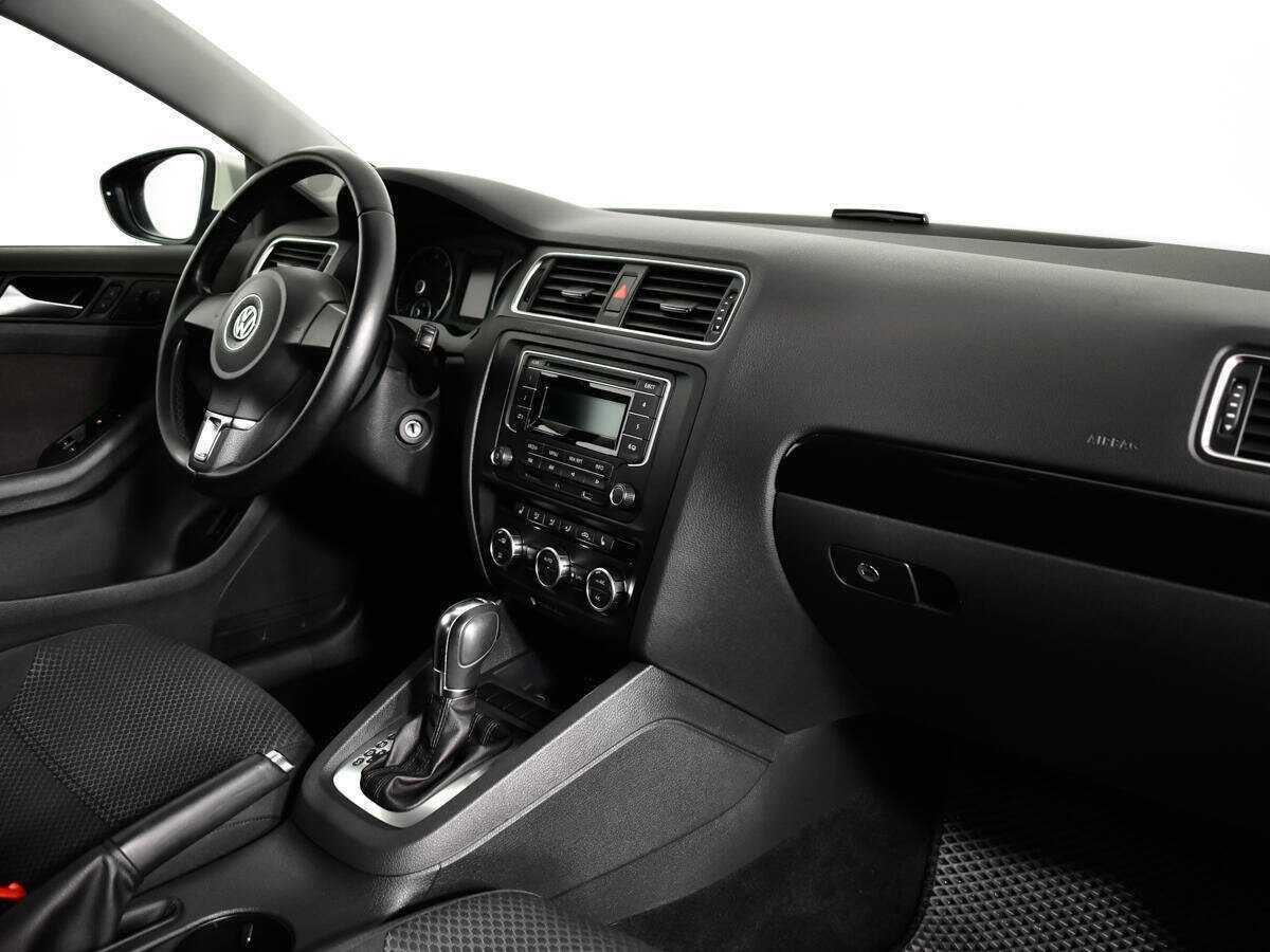 Купить Volkswagen Jetta с пробегом. Фото: #8