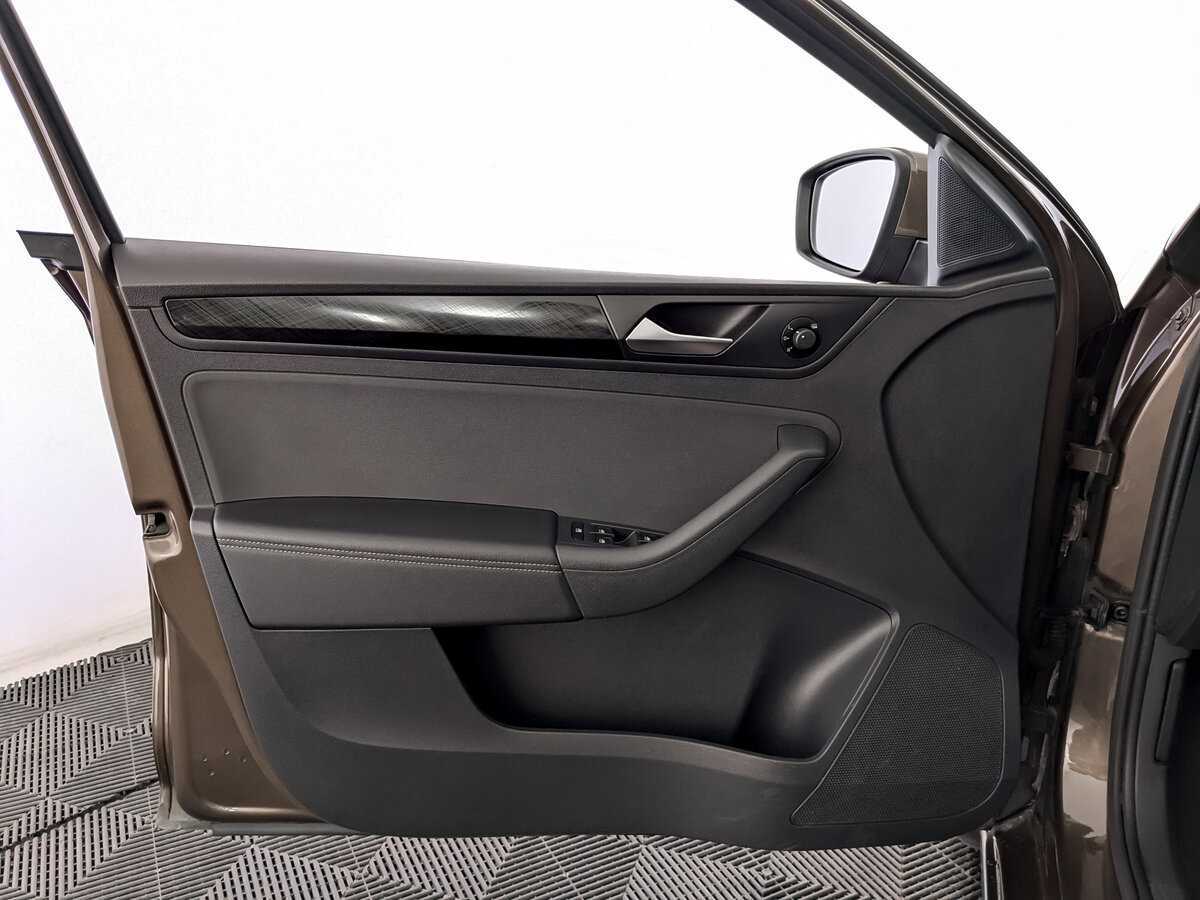 Купить Volkswagen Polo с пробегом. Фото: #14