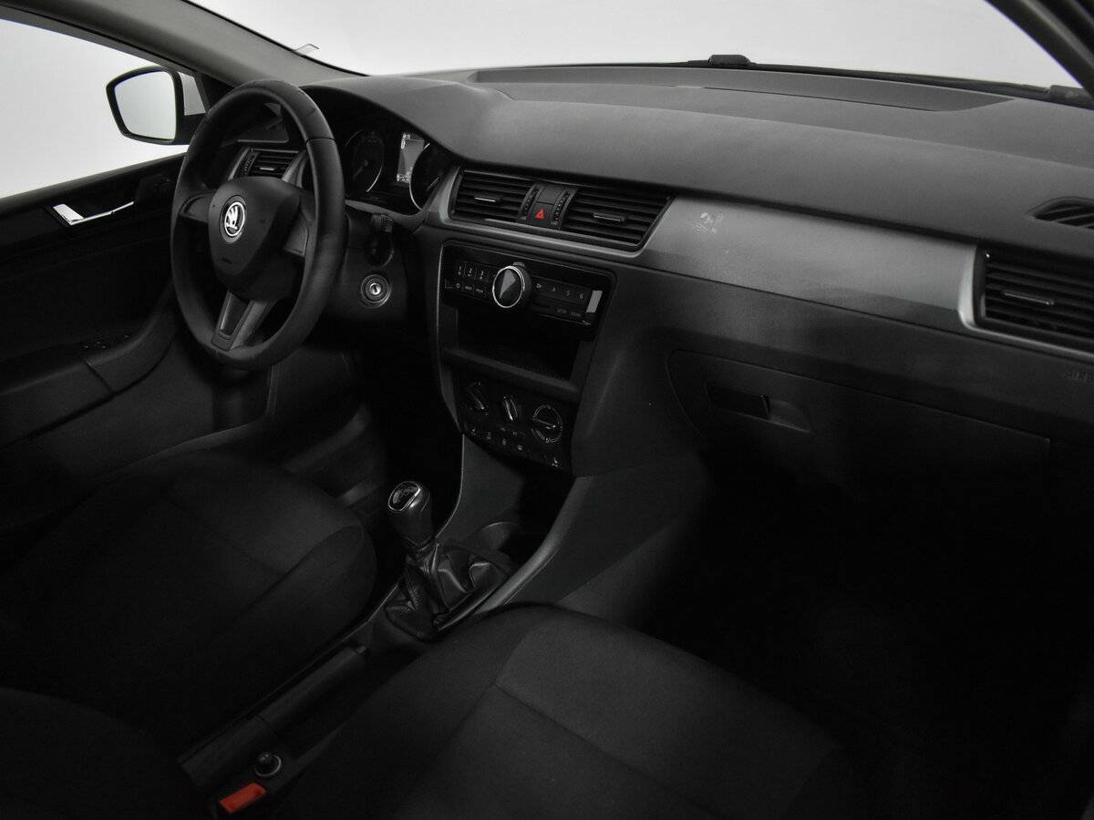Купить Skoda Rapid с пробегом. Фото: #10