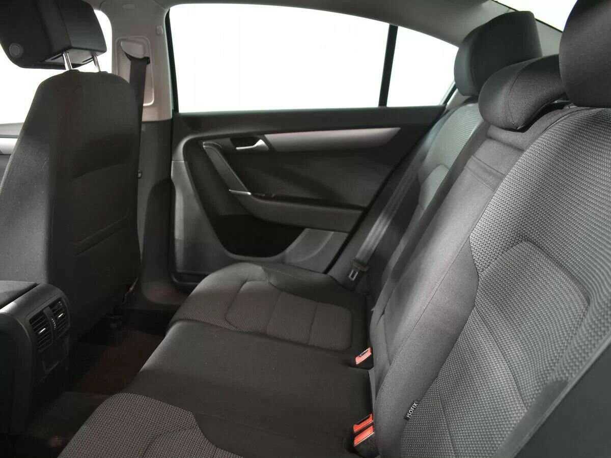 Купить Volkswagen Passat с пробегом. Фото: #9