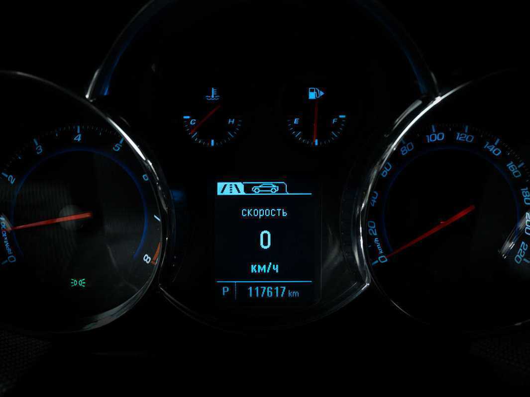 Купить Chevrolet Cruze с пробегом. Фото: #9