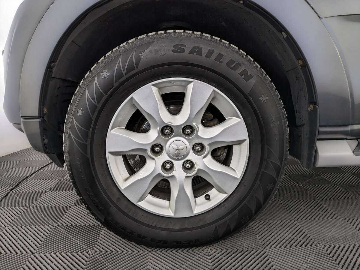 Купить Mitsubishi Pajero с пробегом. Фото: #11