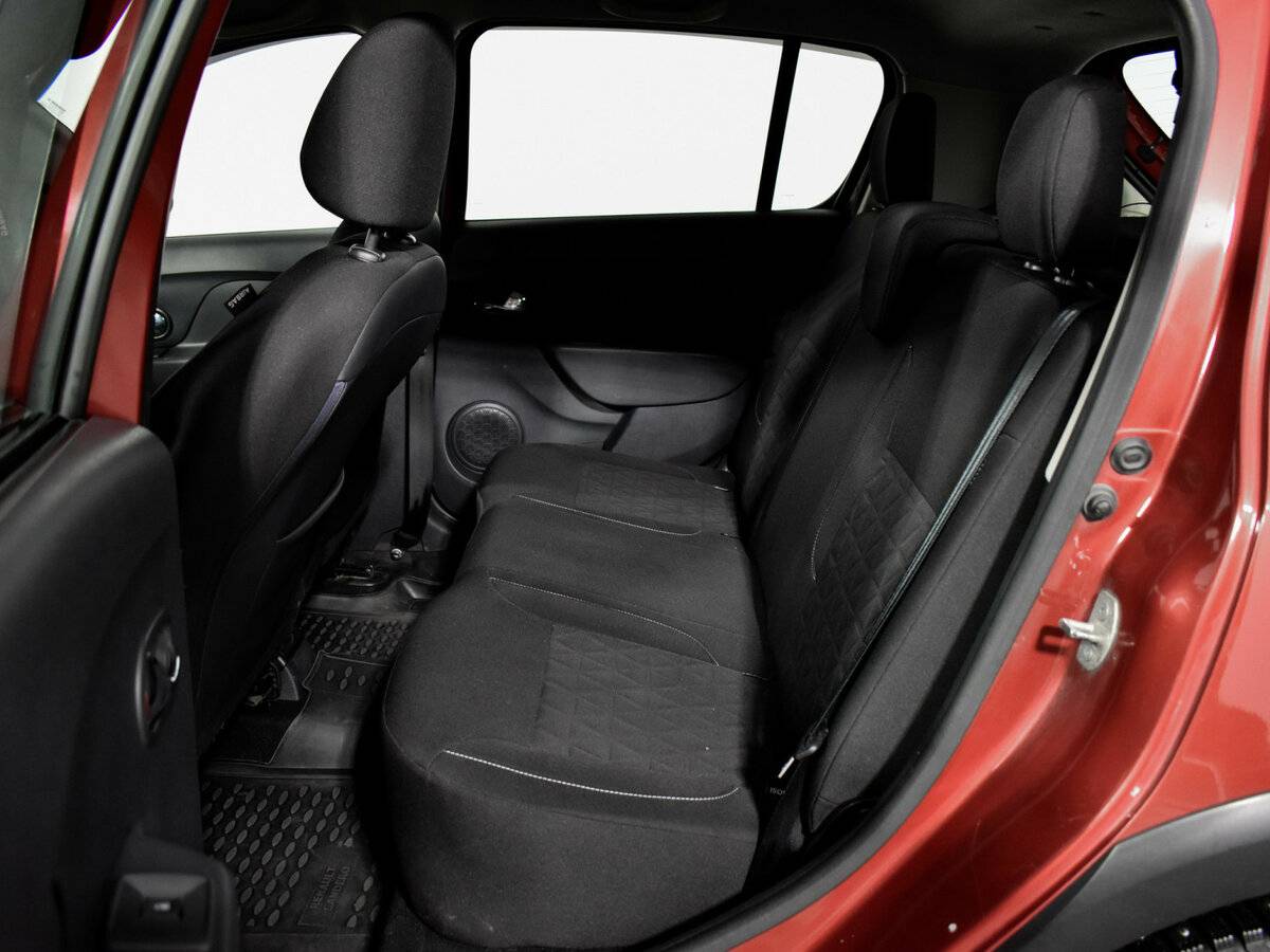 Купить Renault Sandero с пробегом. Фото: #10