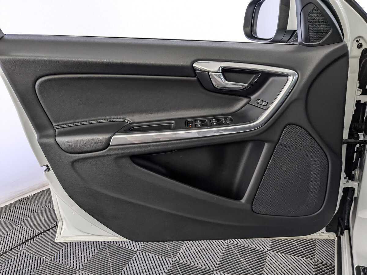 Купить Volvo S60 с пробегом. Фото: #14