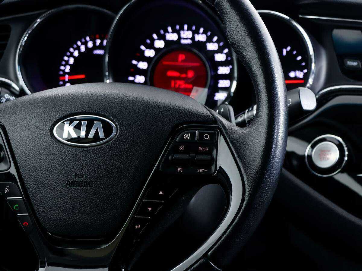 Купить Kia Ceed с пробегом. Фото: #14