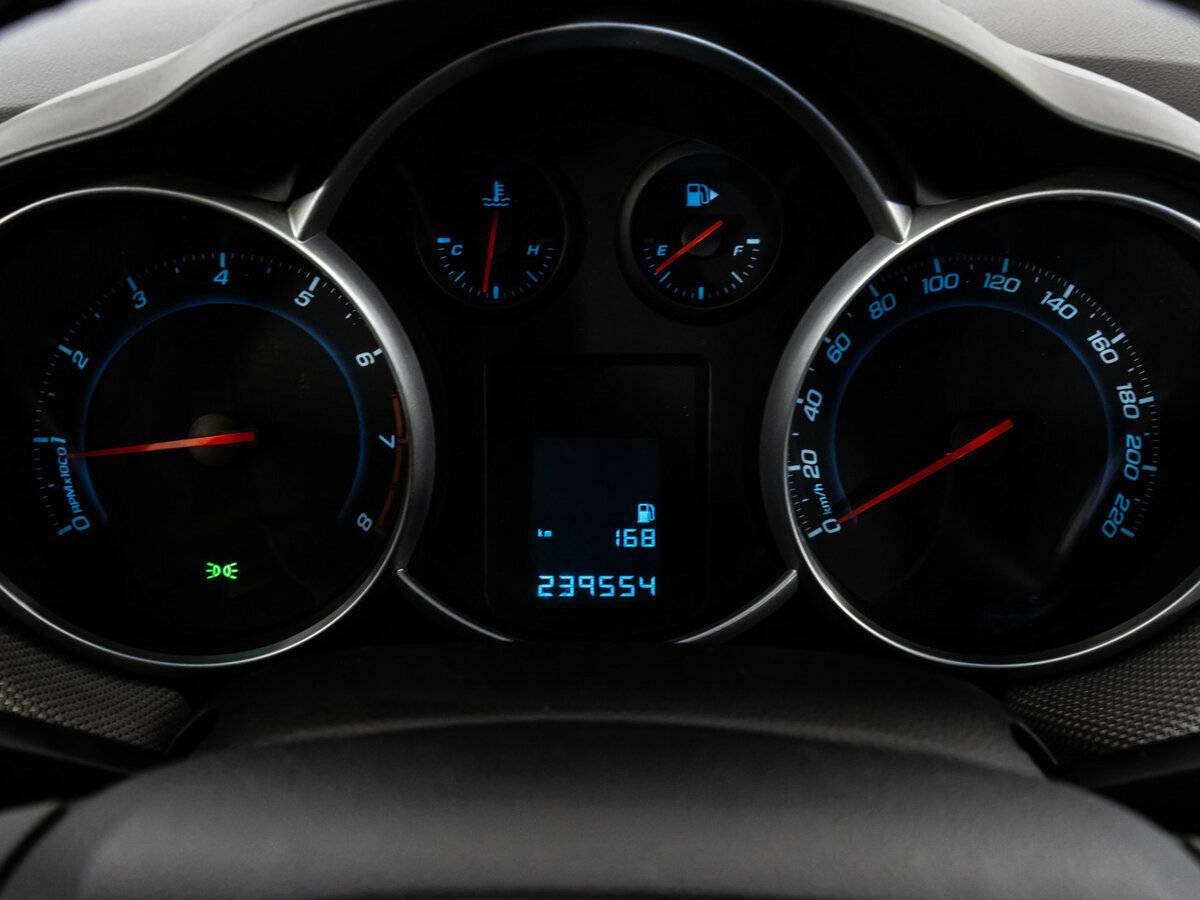 Купить Chevrolet Cruze с пробегом. Фото: #14