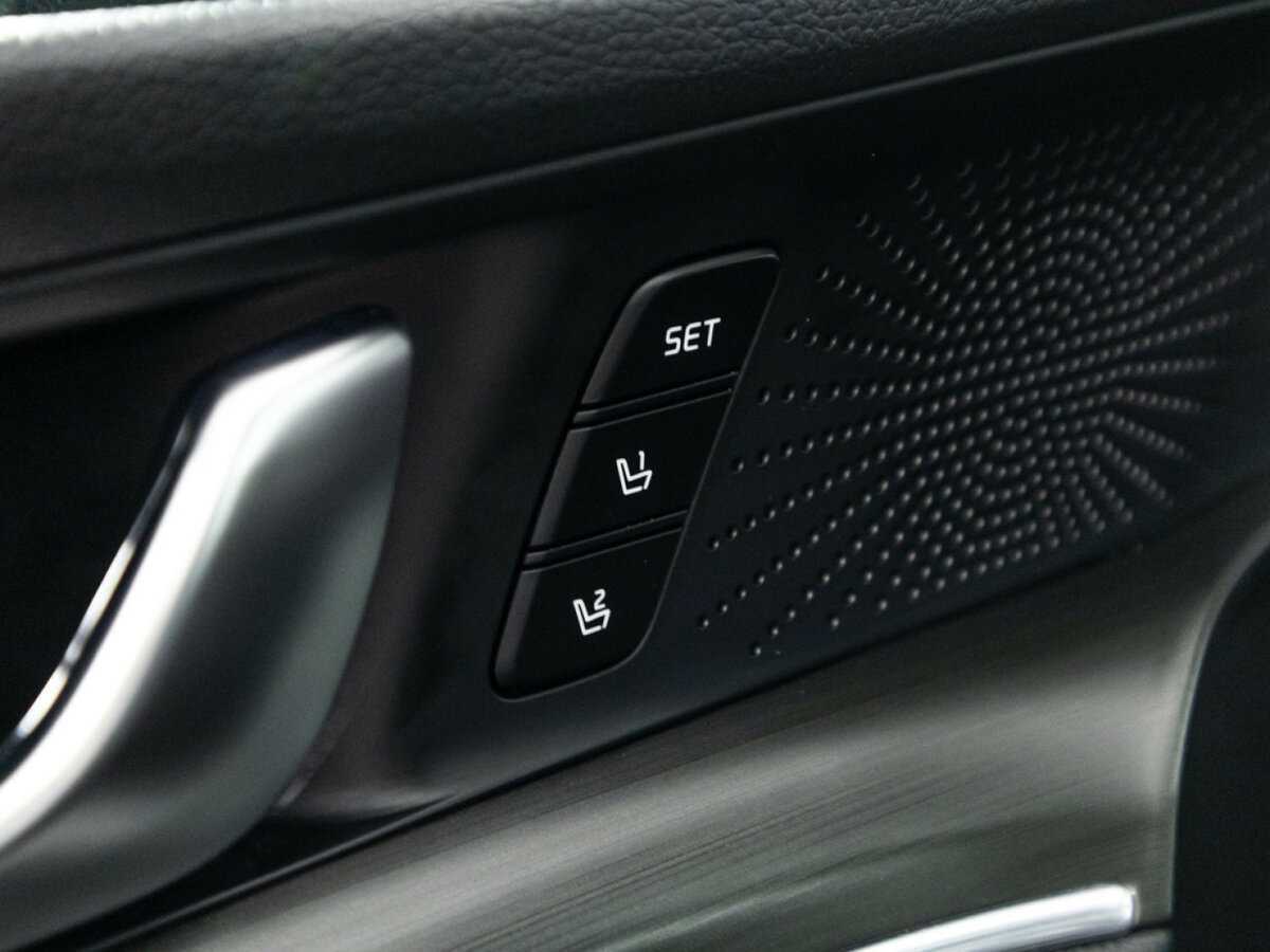 Купить Kia K5 с пробегом. Фото: #22