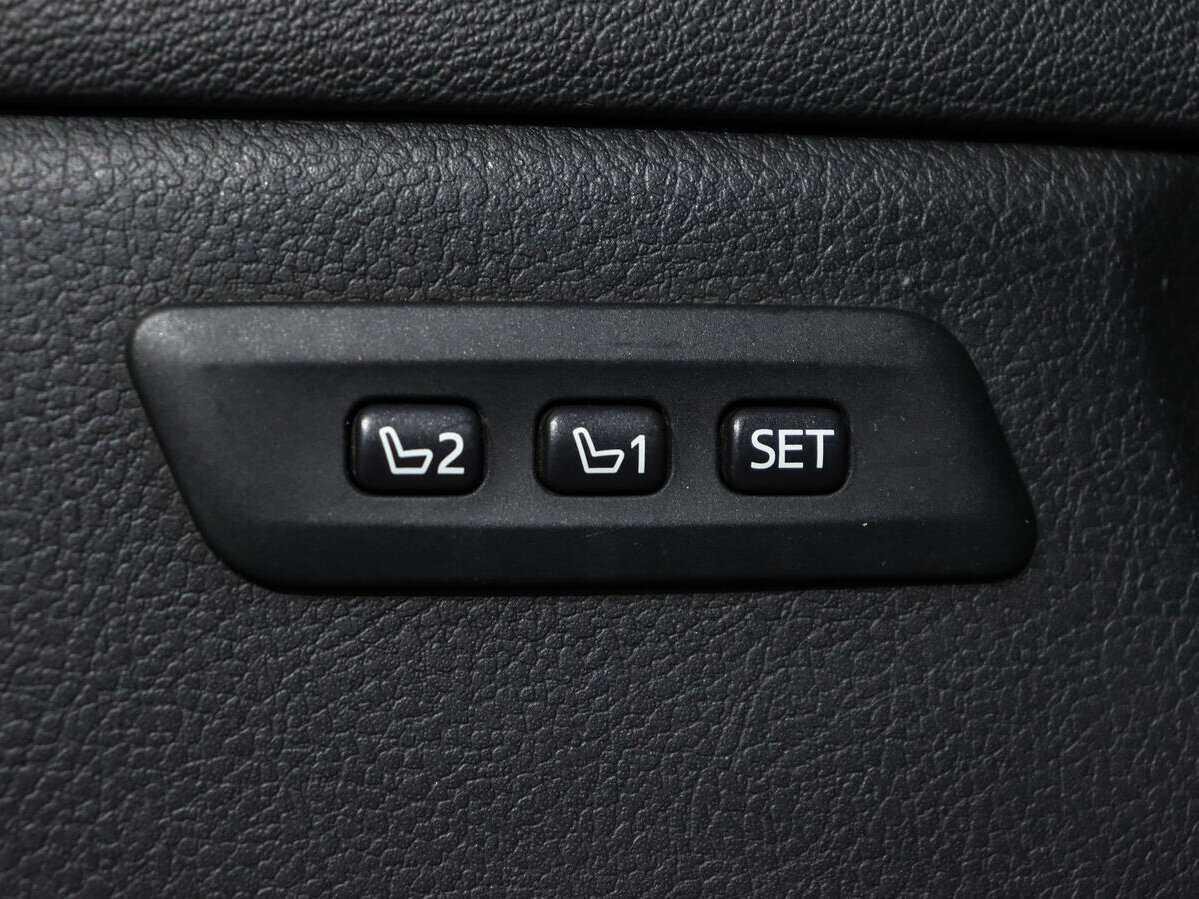 Купить Toyota Avensis с пробегом. Фото: #14