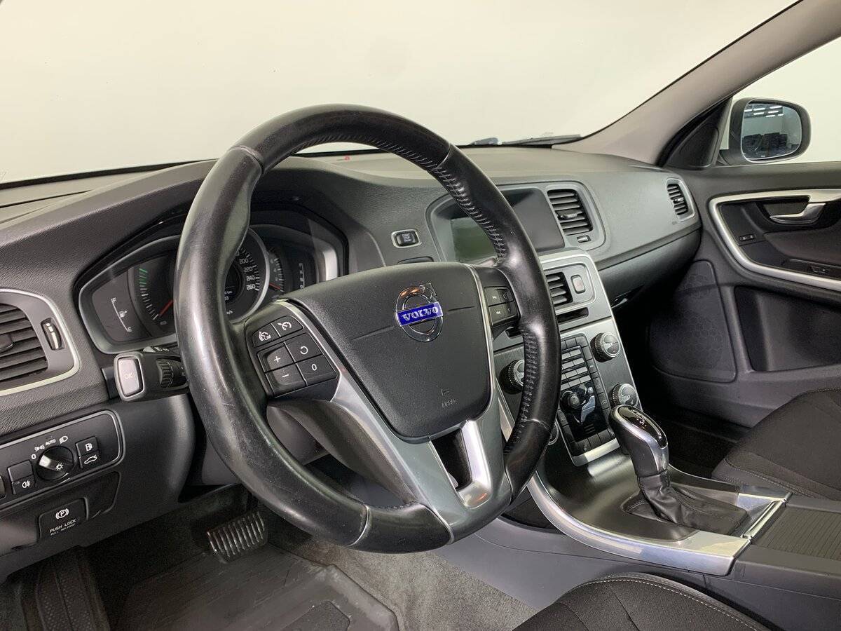 Купить Volvo S60 с пробегом. Фото: #10