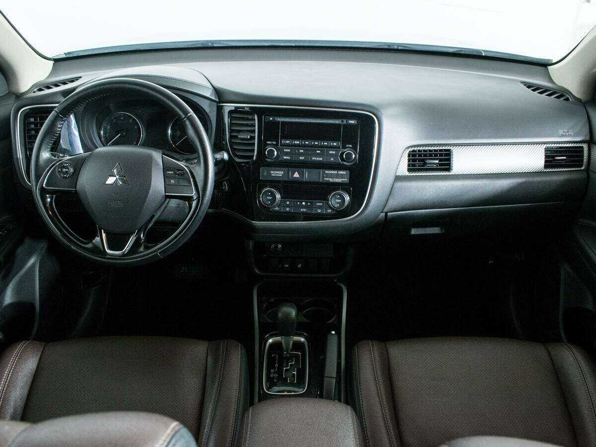 Купить Mitsubishi Outlander с пробегом. Фото: #10