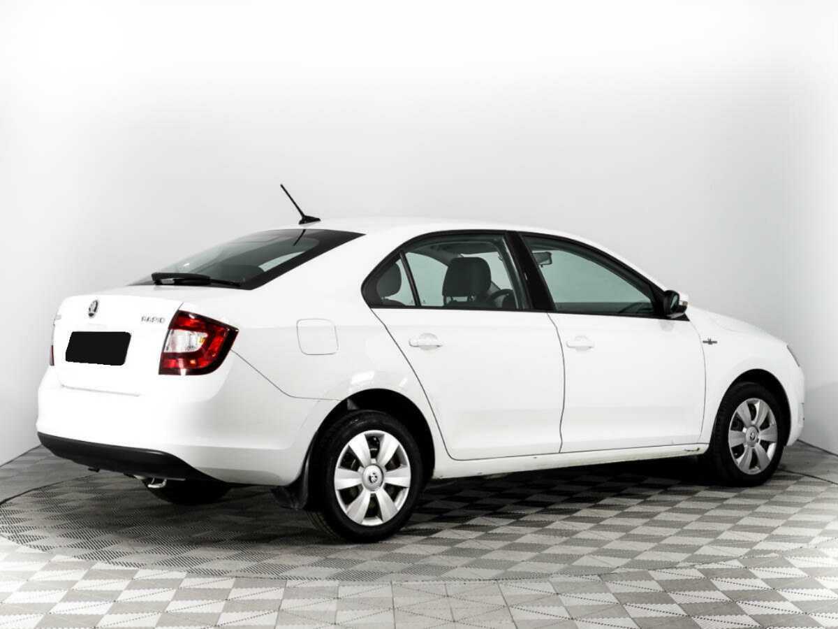 Купить Skoda Rapid с пробегом. Фото: #4