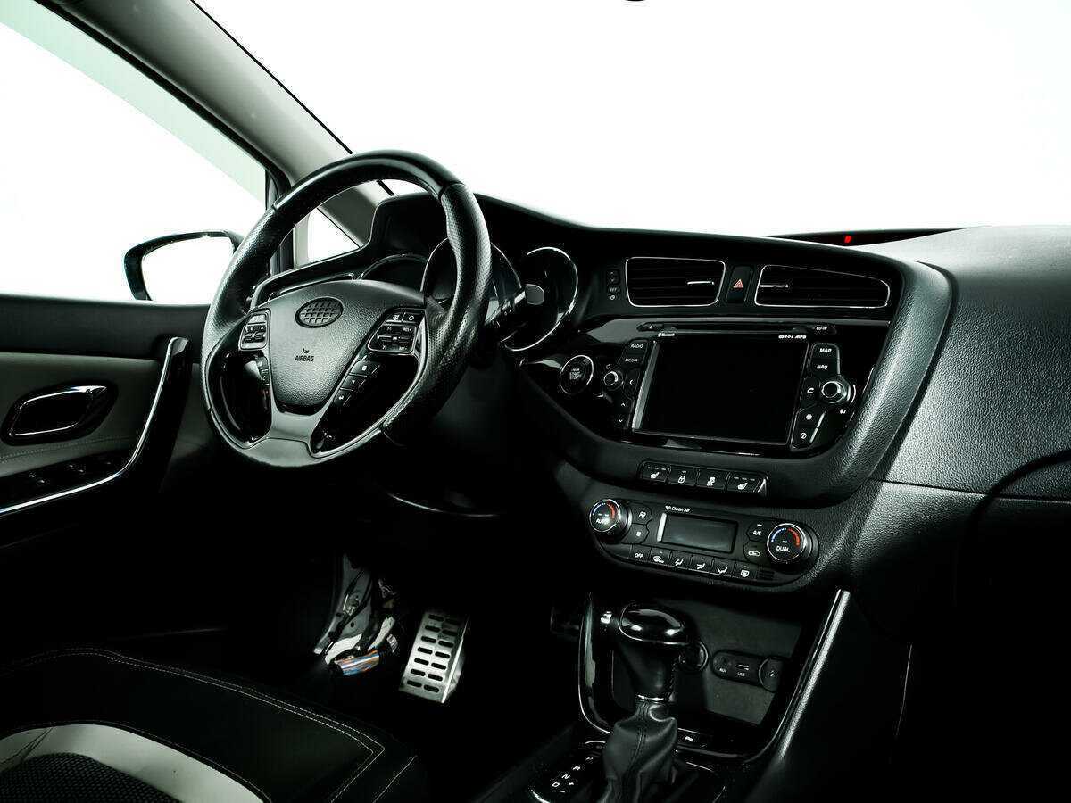 Купить Kia Ceed с пробегом. Фото: #8