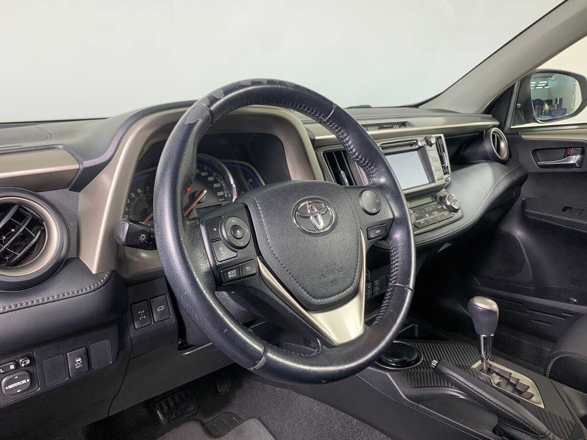 Купить Toyota RAV4 с пробегом. Фото: #11