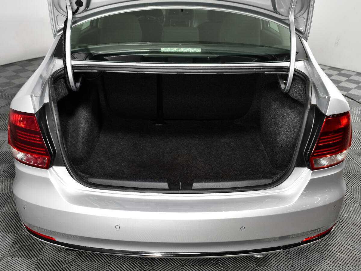 Купить Volkswagen Polo с пробегом. Фото: #13