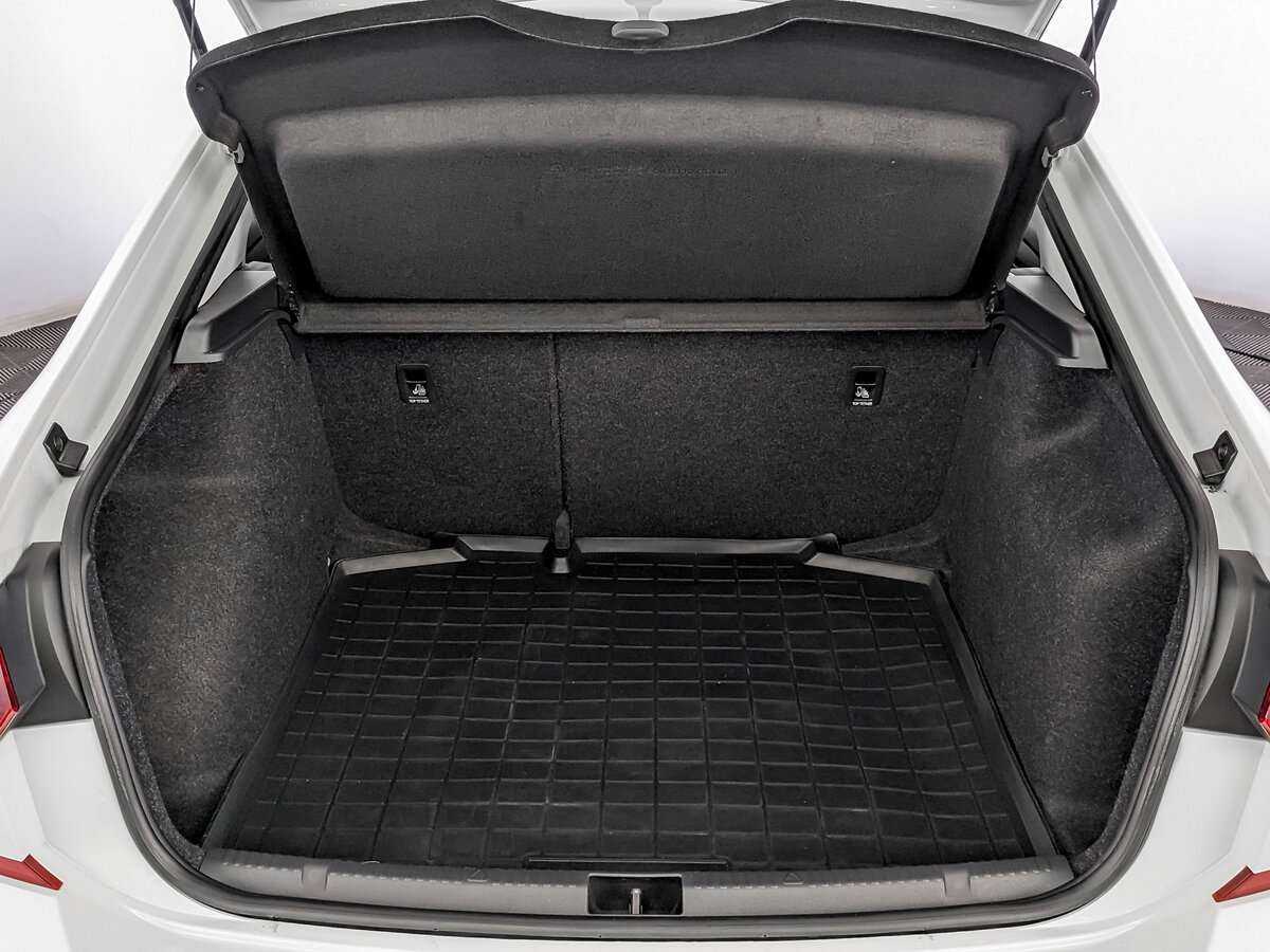 Купить Volkswagen Polo с пробегом. Фото: #8