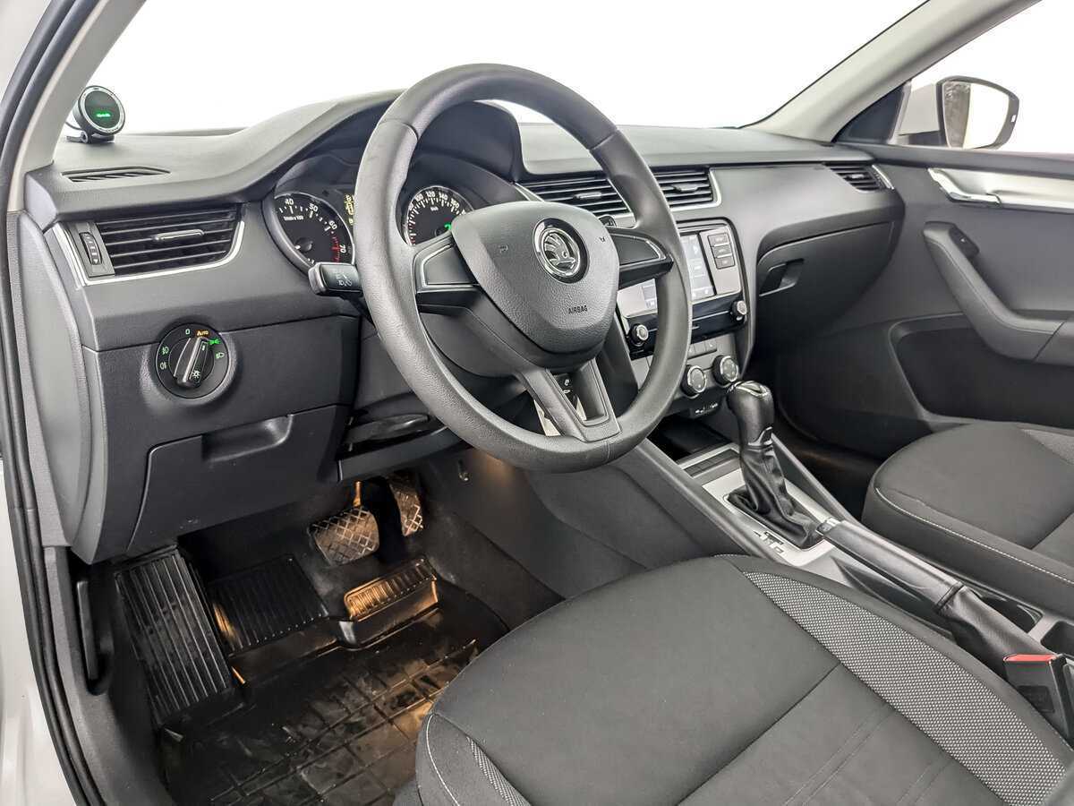 Купить Skoda Octavia с пробегом. Фото: #13