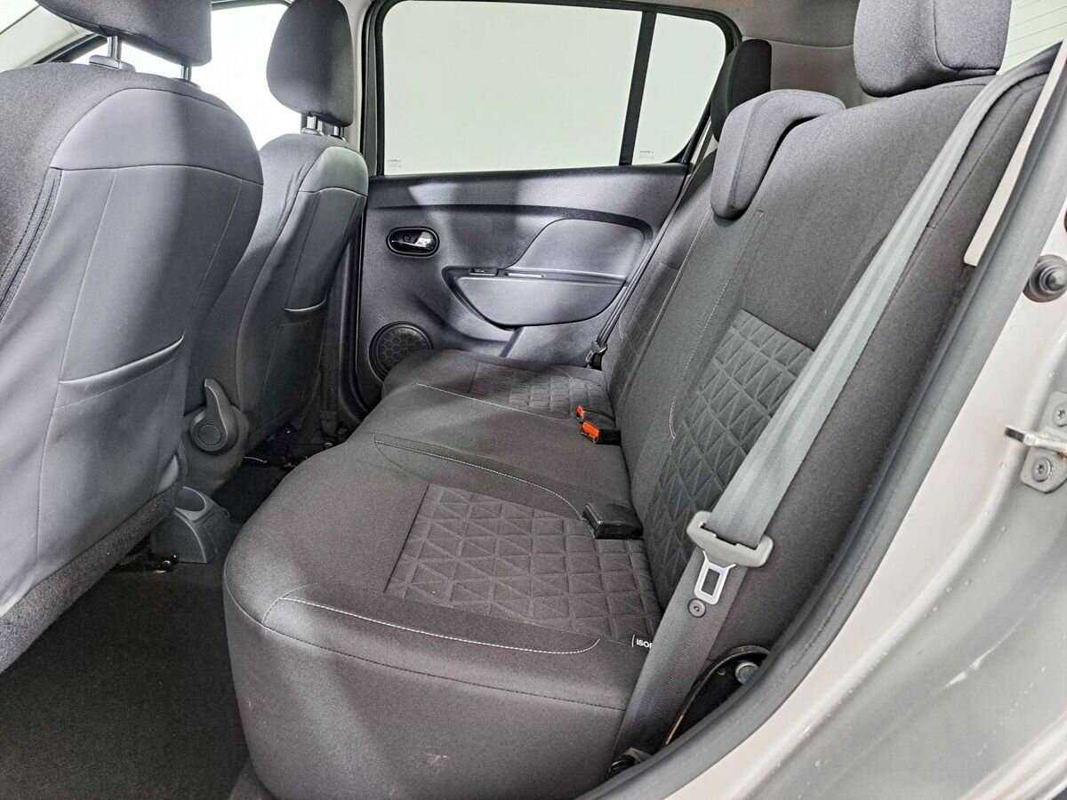 Купить Renault Sandero с пробегом. Фото: #9