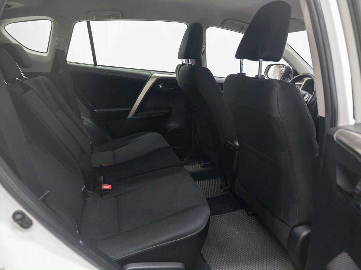 Купить Toyota RAV4 с пробегом. Фото: #12