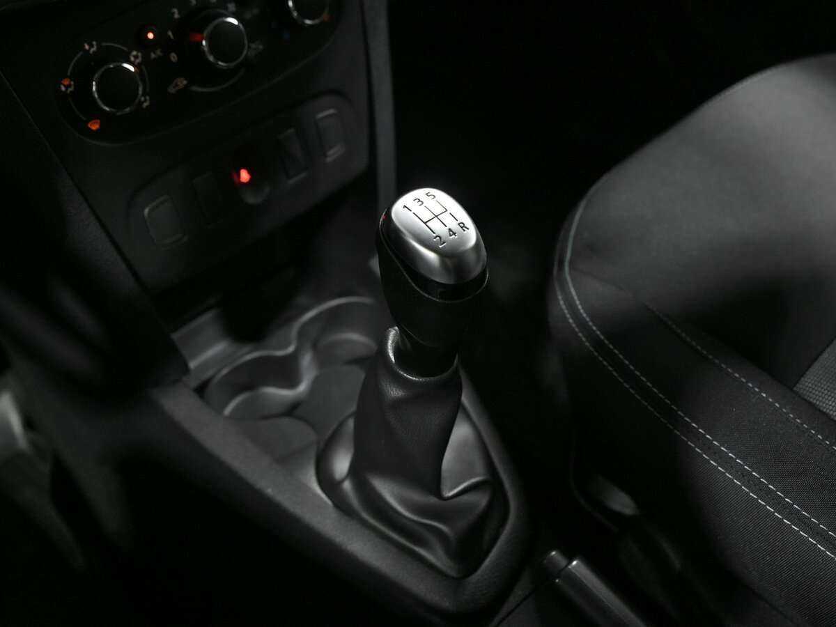 Купить Renault Sandero с пробегом. Фото: #9