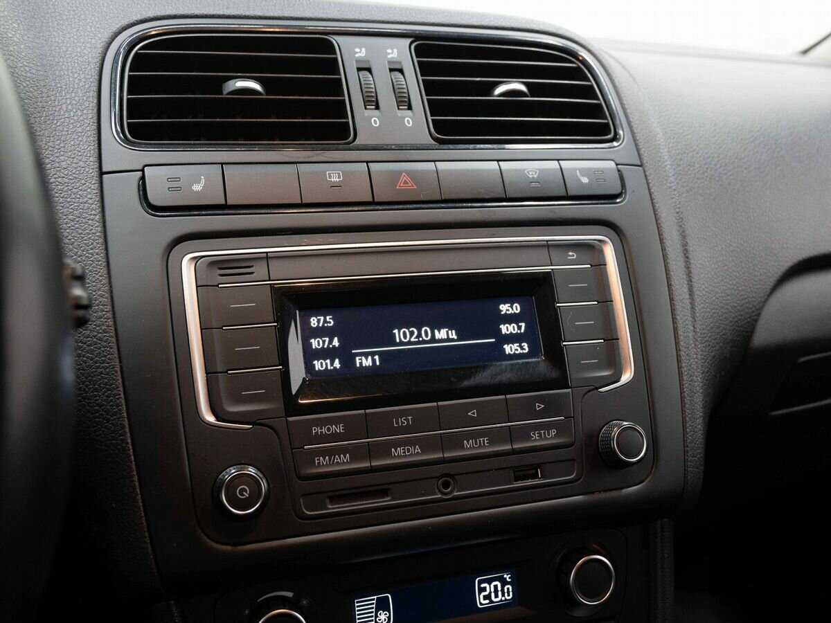 Купить Volkswagen Polo с пробегом. Фото: #18