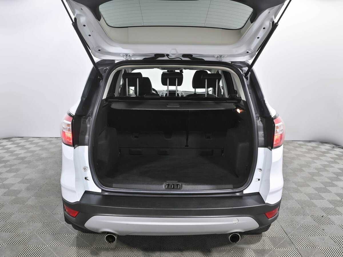 Купить Ford Kuga с пробегом. Фото: #17