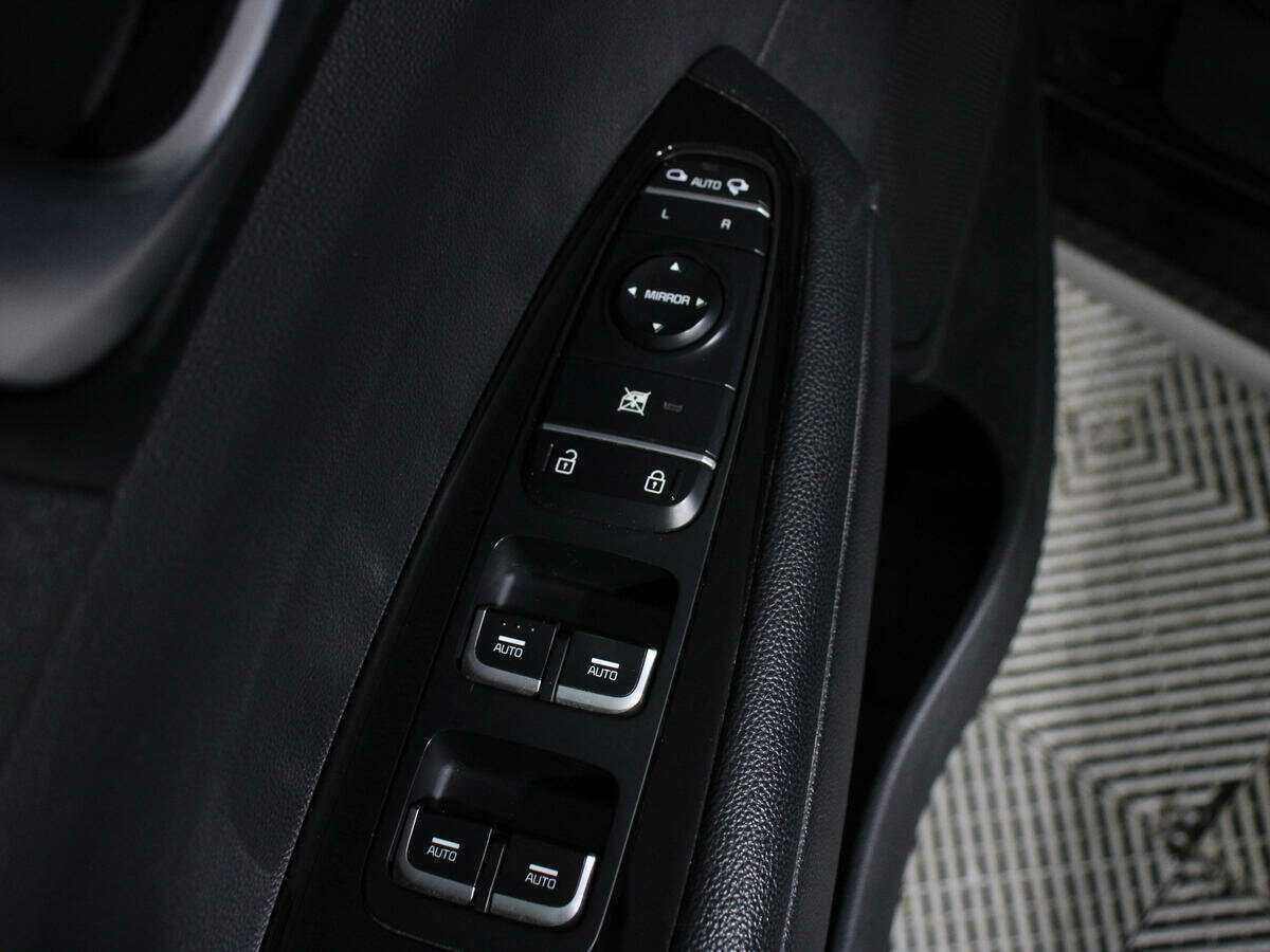 Купить Kia Optima с пробегом. Фото: #17