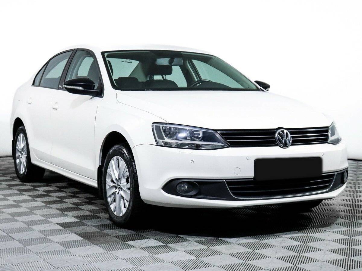 Купить Volkswagen Jetta с пробегом. Фото: #2