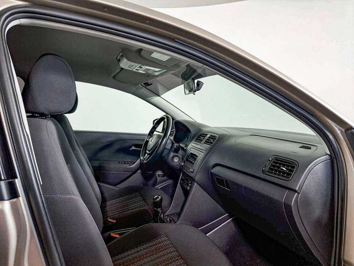 Купить Volkswagen Polo с пробегом. Фото: #7