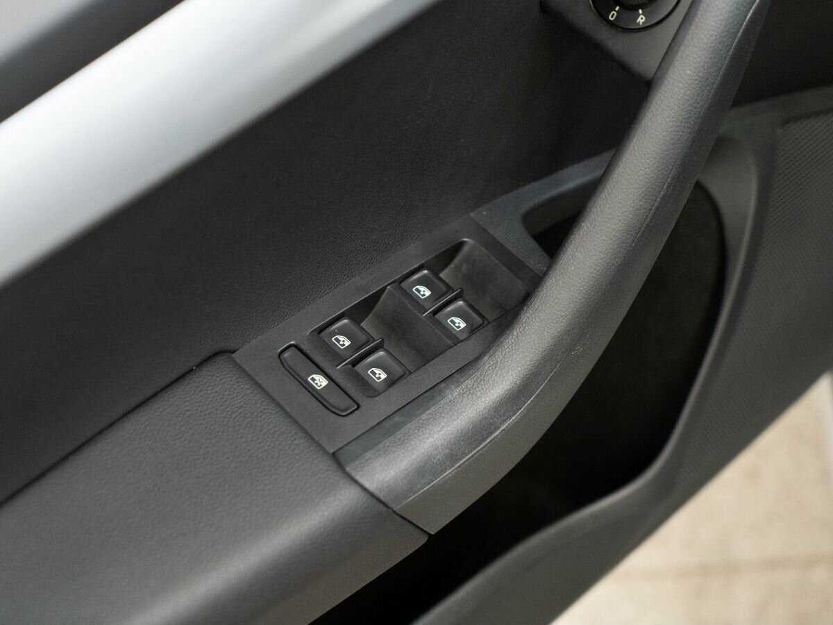 Купить Skoda Octavia с пробегом. Фото: #13