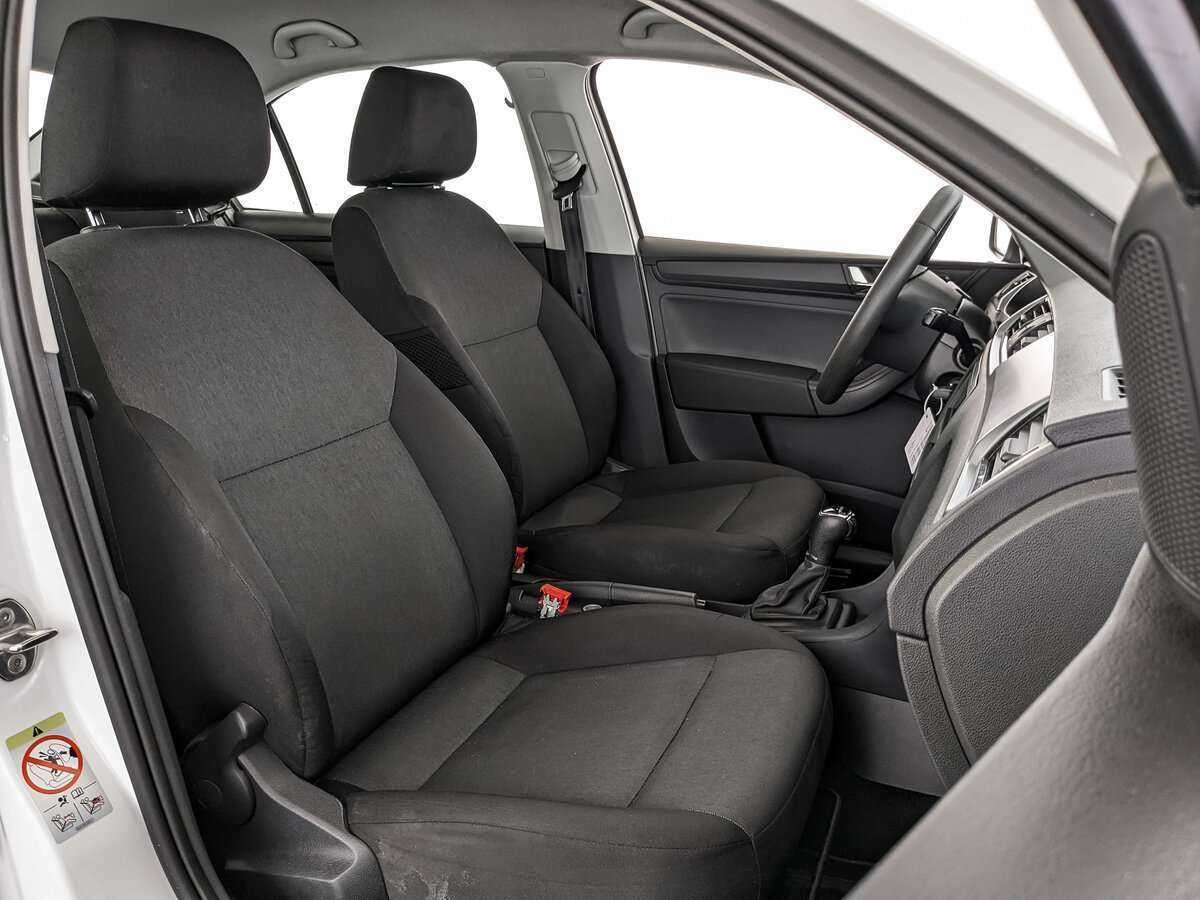 Купить Skoda Rapid с пробегом. Фото: #19