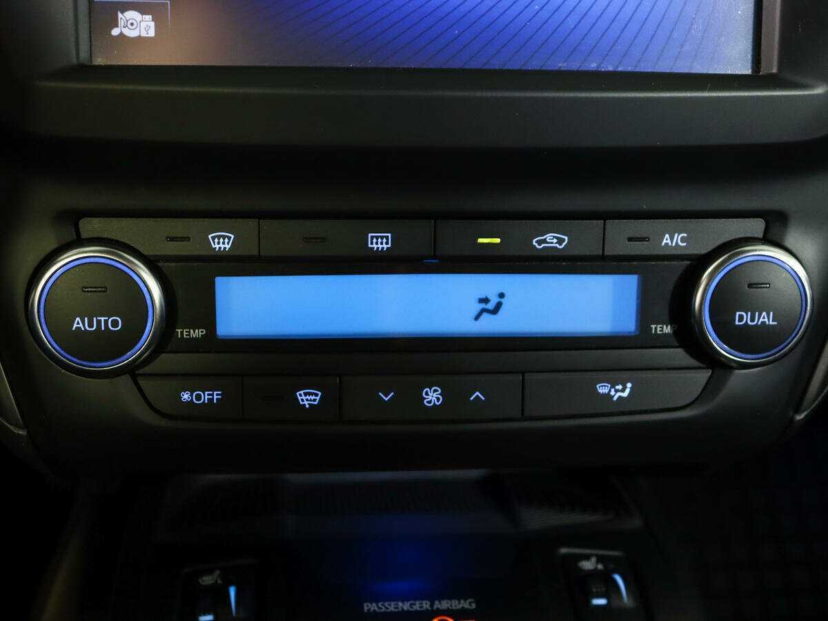 Купить Toyota Avensis с пробегом. Фото: #19