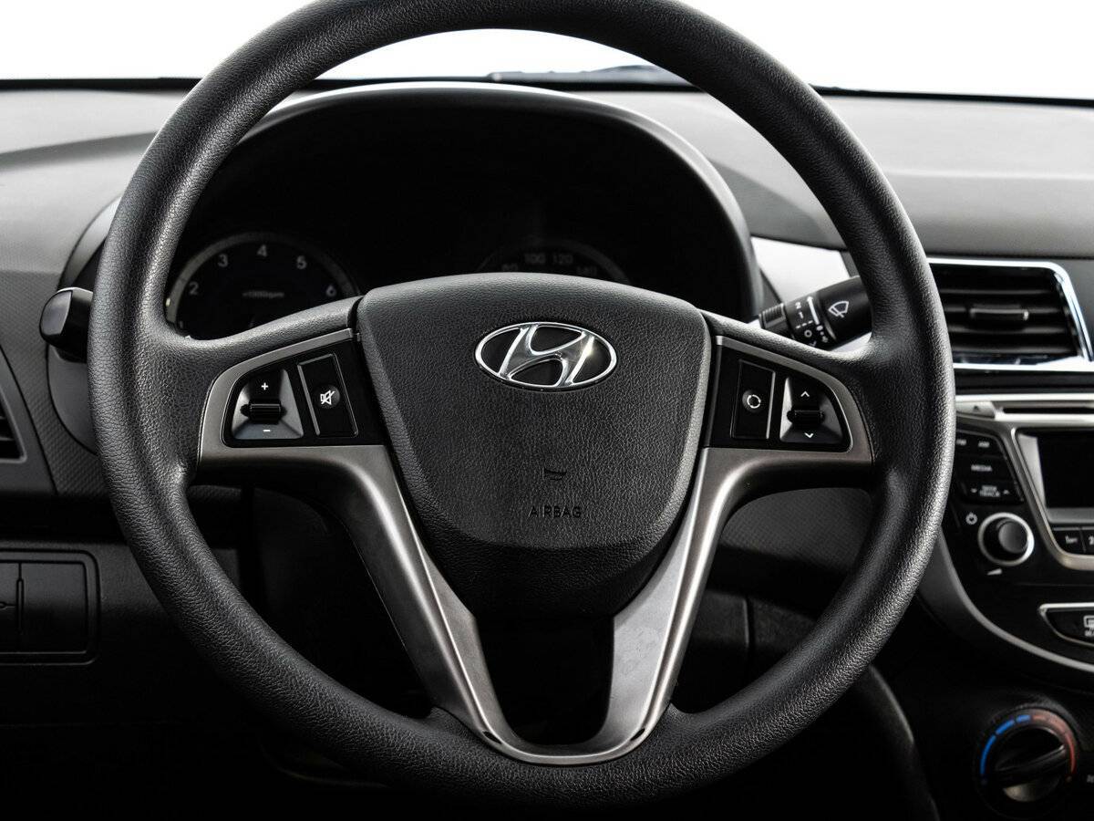 Купить Hyundai Solaris с пробегом. Фото: #8