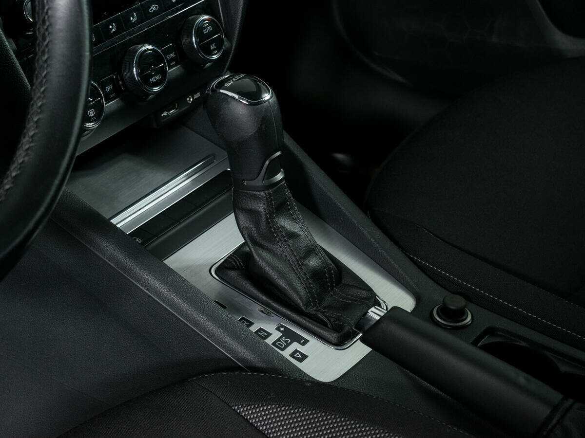 Купить Skoda Octavia с пробегом. Фото: #11