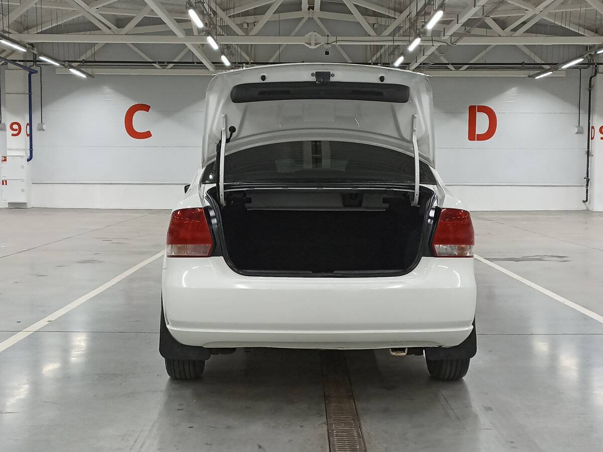 Купить Volkswagen Polo с пробегом. Фото: #9