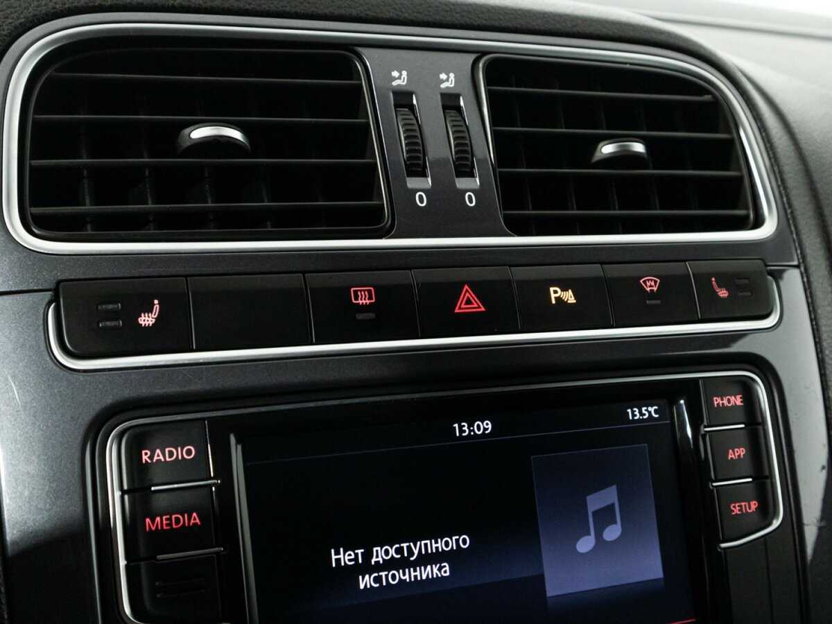 Купить Volkswagen Polo с пробегом. Фото: #17