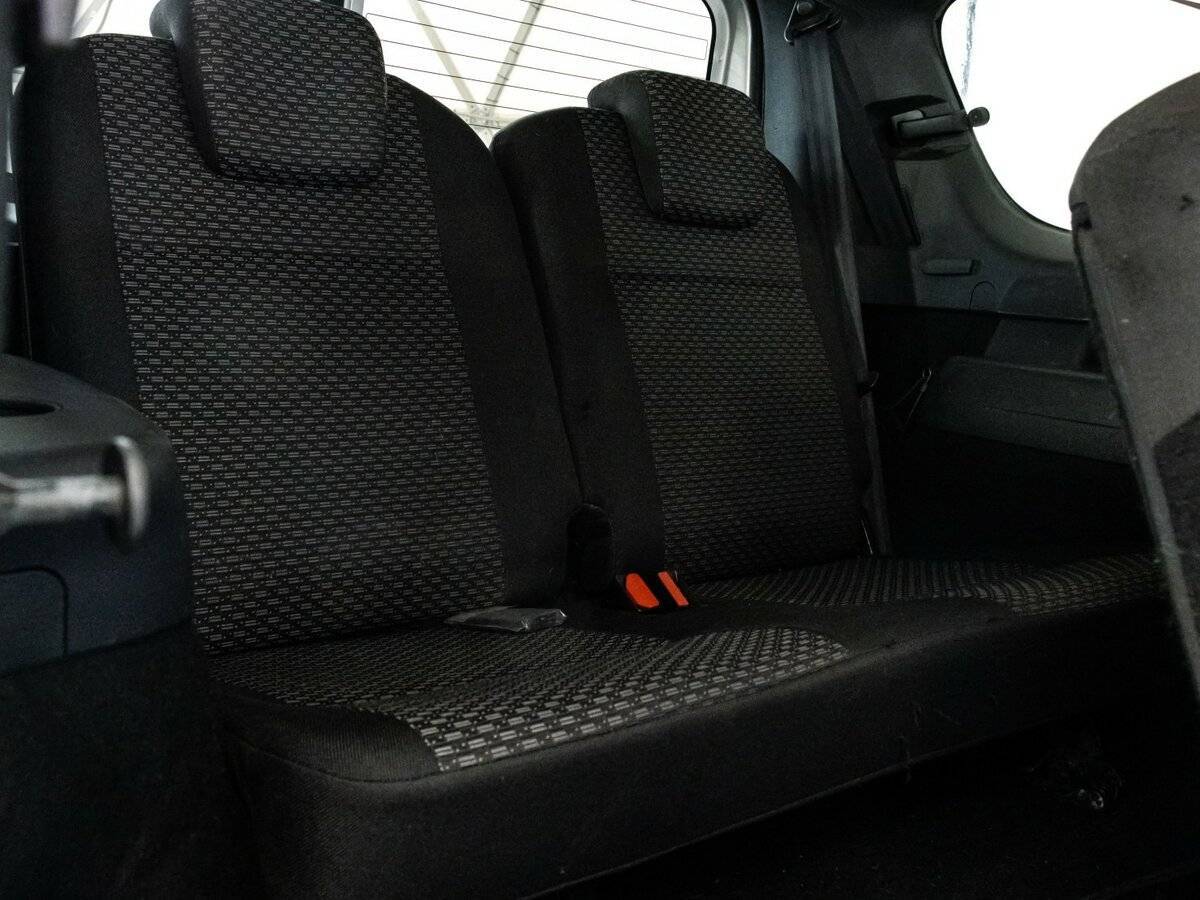 Купить Lada (ВАЗ) Largus с пробегом. Фото: #10