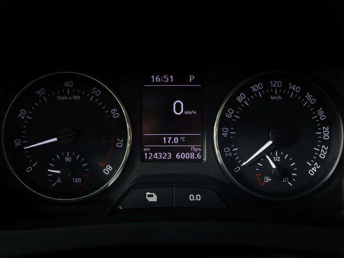 Купить Skoda Rapid с пробегом. Фото: #9